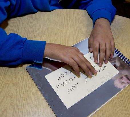 Chandon reading a Moon sentence